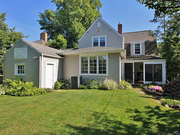 3rd image of 102 Woodcrest Blvd