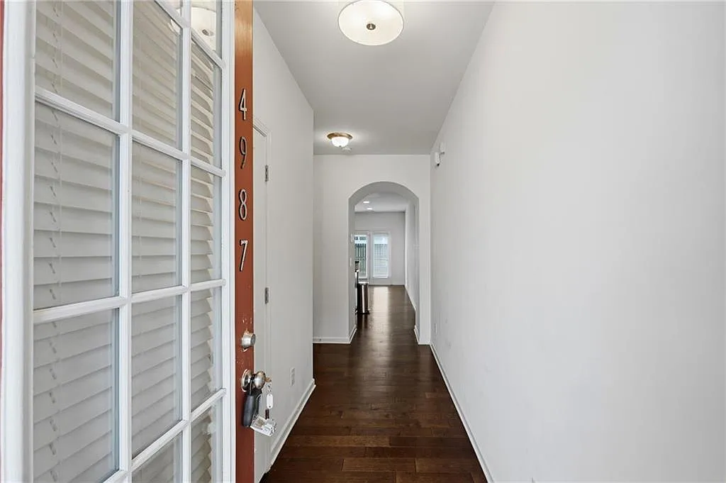 3 bed, 2.5 bath, 1600 sqft, $1,950 — Photo 3
