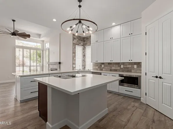 2552 E SILVERWOOD Drive, Phoenix, AZ 85048