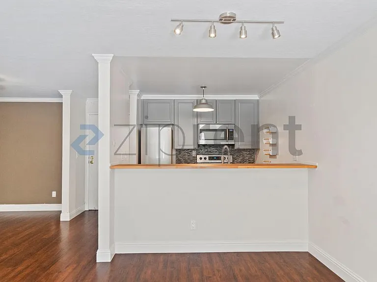 2005 Pleasant Valley Ave #217 — Photo 10