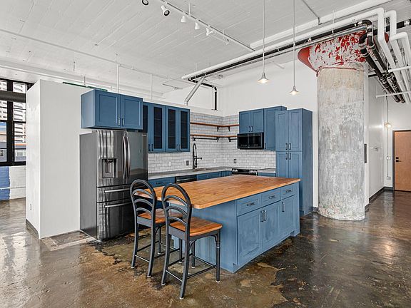 4th image of 500 Robert St #401