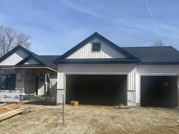 1051 9th Ave SW, Pine Island, MN 55963