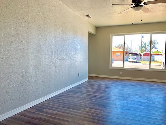 3rd image of 308 W Plaza Dr