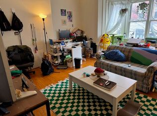1105 Spruce St APT 2F, Philadelphia, PA 19107