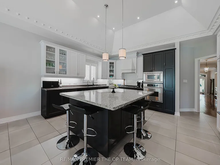56 Park Ridge Dr #UPPER — Photo 15