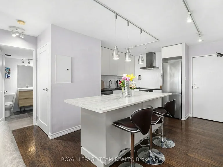 40 Landry St #1114 — Photo 8
