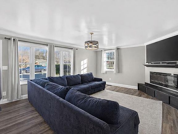 2nd image of 385 Campbell Dr