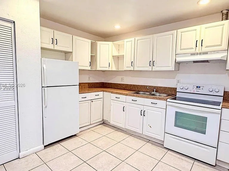 5100 SW 41st St #115 — Photo 4