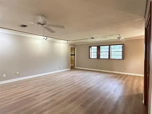 270 Ferndale Ln — Photo 7