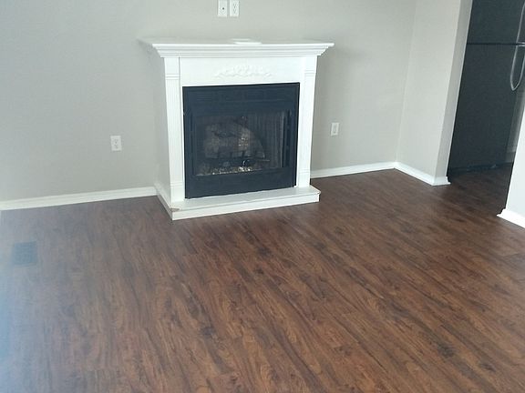 4th image of 1006 W 4th St #B