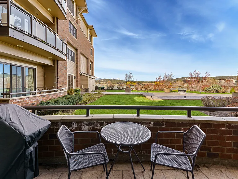 363 SW Bluff Dr #102 — Photo 20