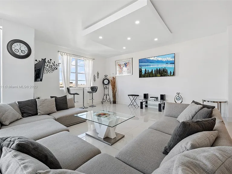 4001 S Ocean Dr #2 — Photo 8