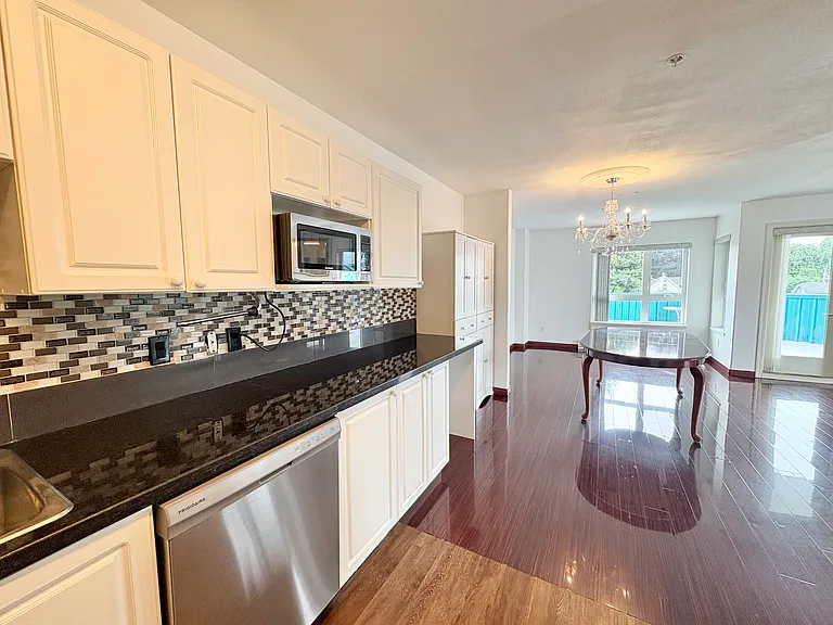 45745 Princess Ave #204 — Photo 10