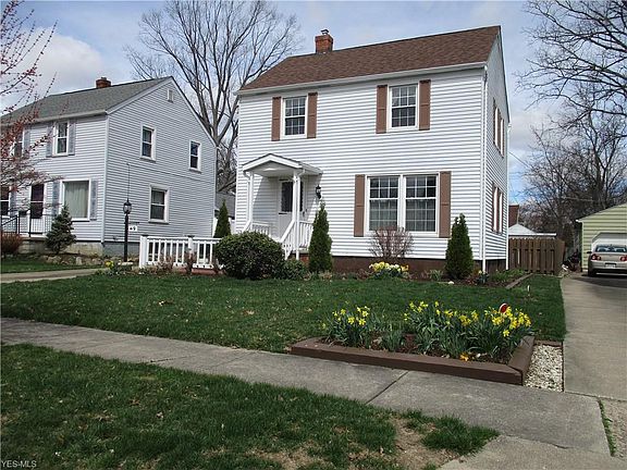 2nd image of 419 Hayes Ave