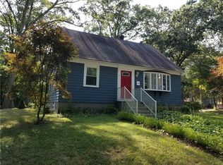 3 Maywood Ave, Warwick, RI 02889