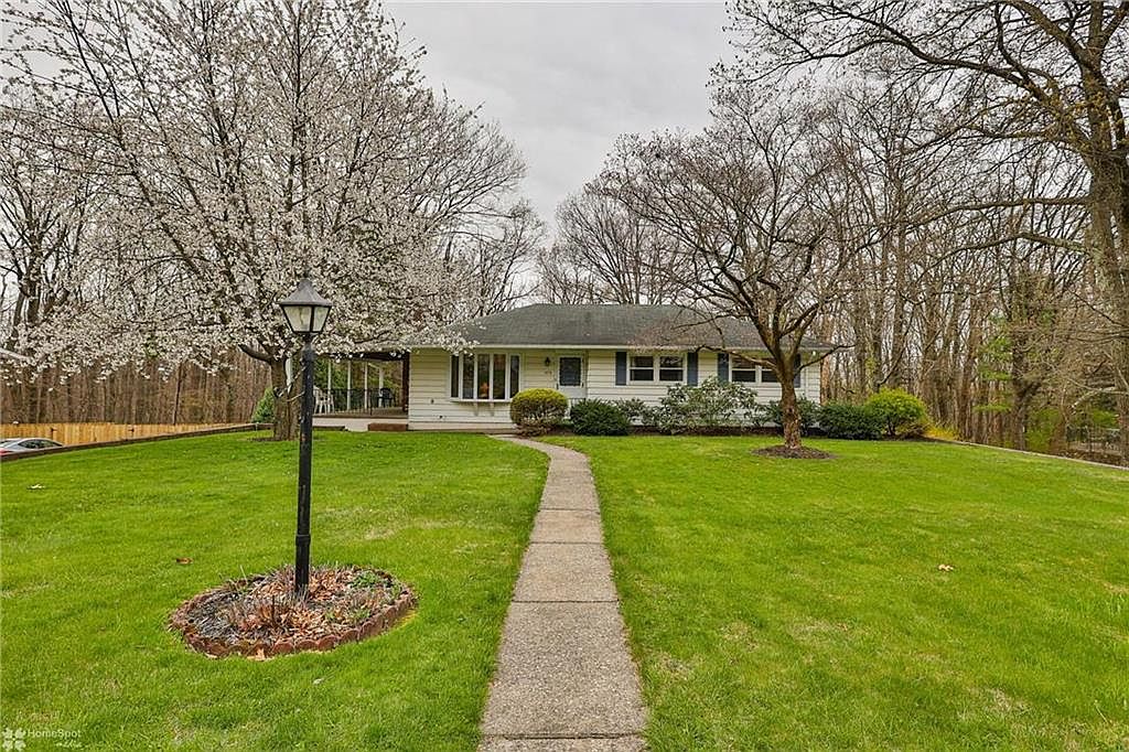 1070 Constitution Ave, Pen Argyl, PA 18072 Zillow