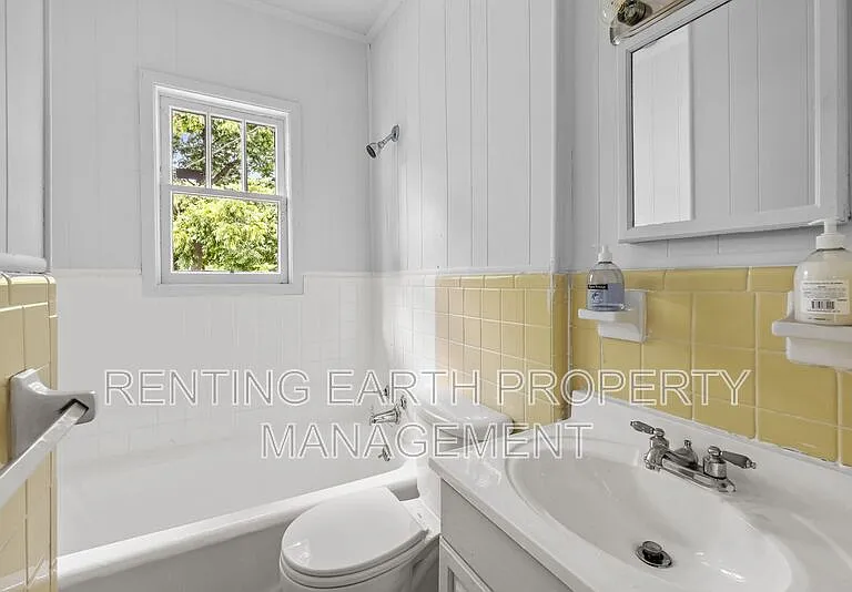 4813 Court S — Photo 7