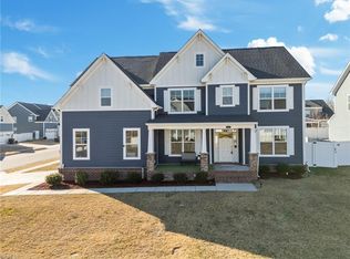 312 Maycox Ln, Chesapeake, VA 23322