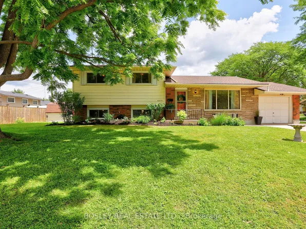 8410 Ares Ct, Niagara Falls, ON L2G 6P1