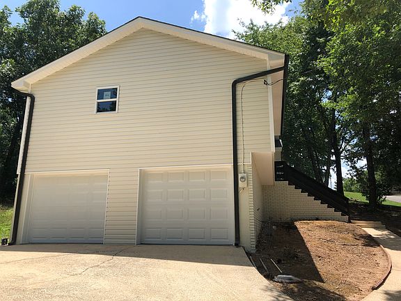 5th image of 5050 Briarwood Cir