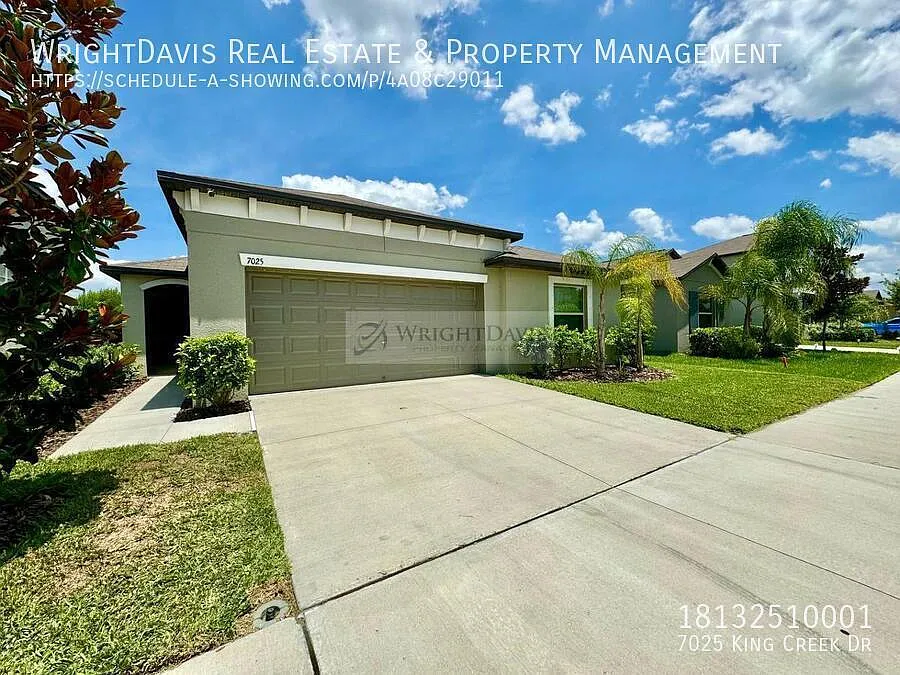 Stunning 4/2 Home in Sun City Center! — Photo 2