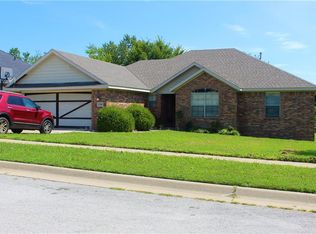2888 N Cassius Ln, Fayetteville, AR 72704