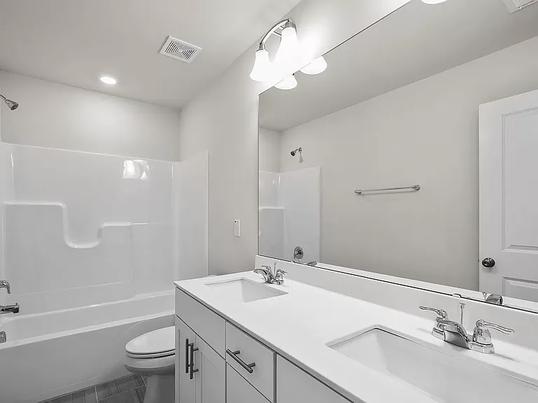 third floor bath 2