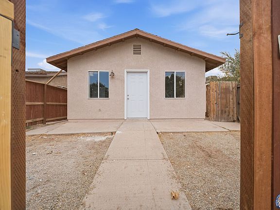 2nd image of 1077 Wozencraft St #2