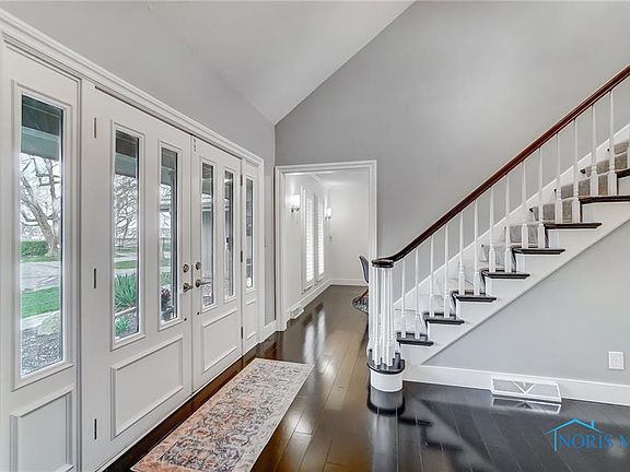 4th image of 29780 Waterbury Cir