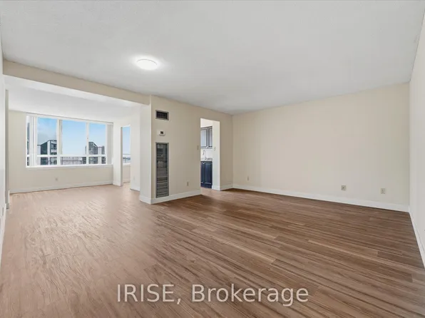 633 Bay St #1913, Toronto, ON M5G 2G4