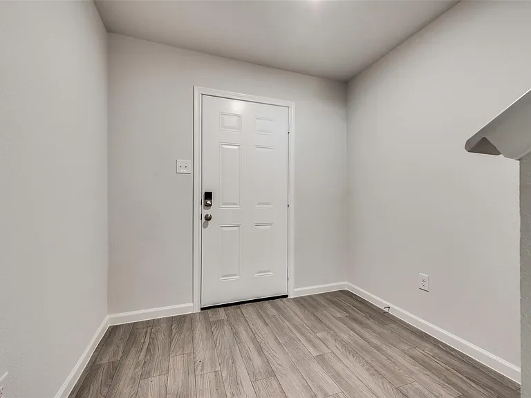 7209 Tin Star Dr — Photo 3