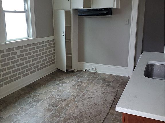 3rd image of 21 Manitou St