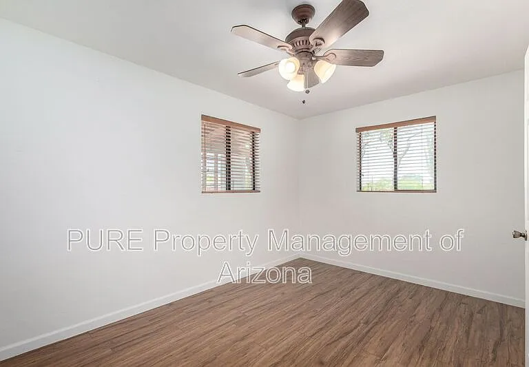 1526 E Griswold Rd — Photo 18
