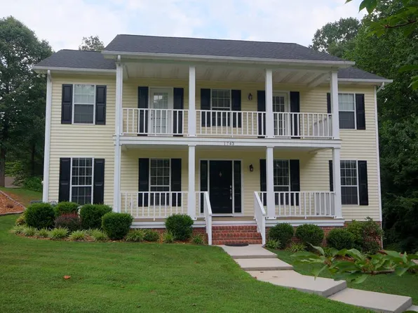 1743 Heathrow Dr, Cookeville, TN 38506