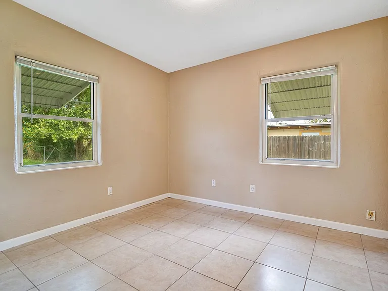 11515 Baltic St — Photo 5