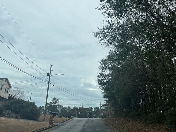 4th image of 744 Dogwood Dr