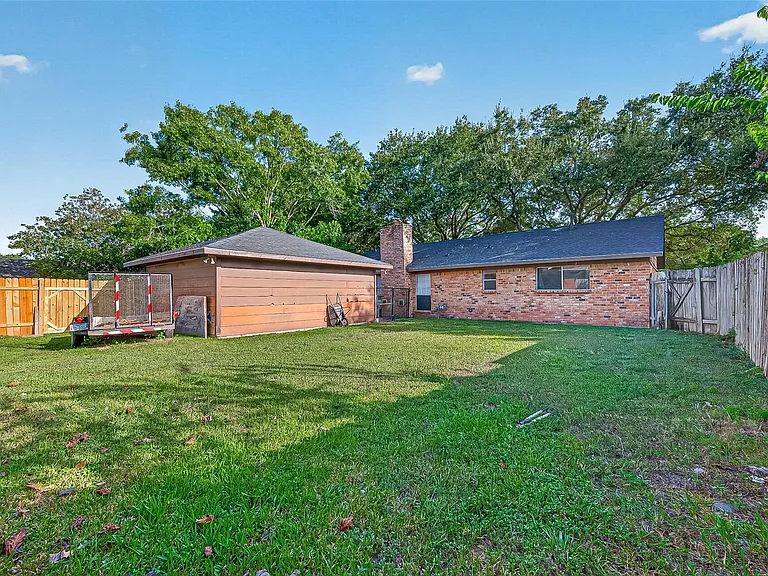 4923 Sandalwood Ave — Photo 18