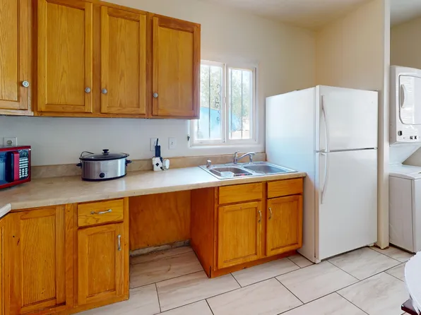 330 Charleston St NE, Albuquerque, NM 87108