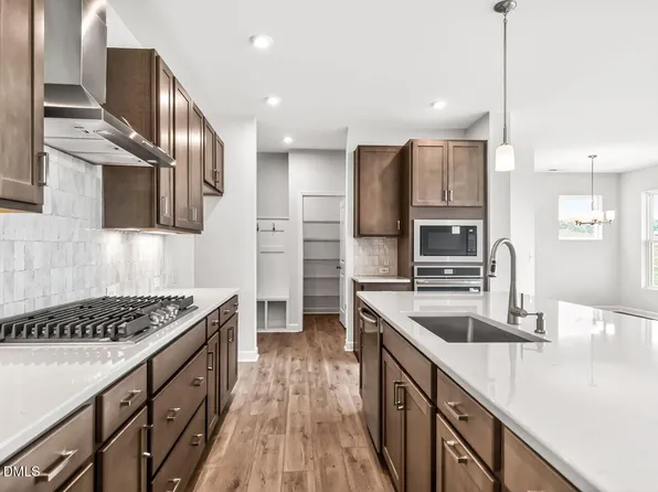 28 Reflection Pkwy, Fuquay Varina, NC 27526