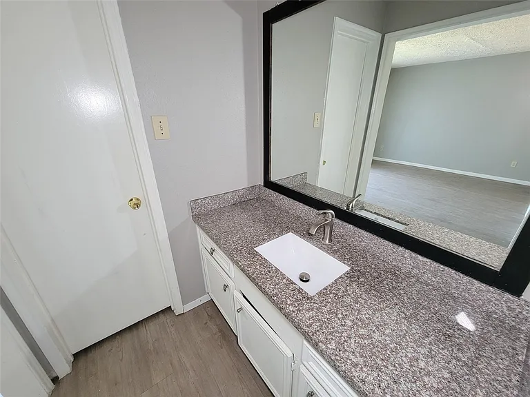 13611 Ravensway Dr #B — Photo 23