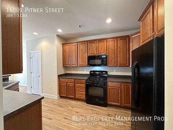 4th image of 16001 Pitner St