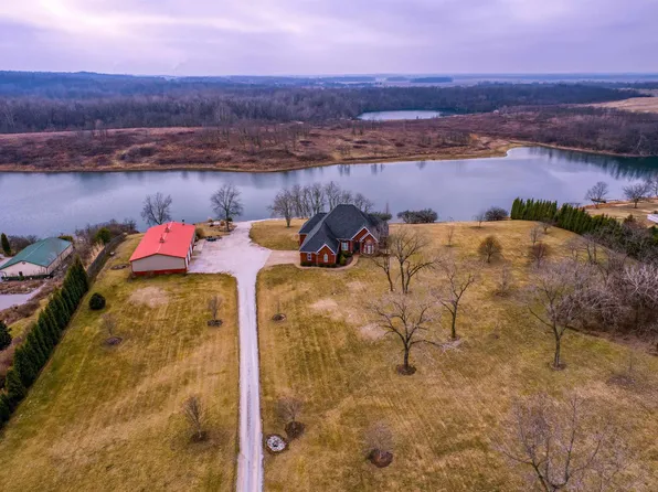 1099 Turtle Bay Rd, Boonville, IN 47601