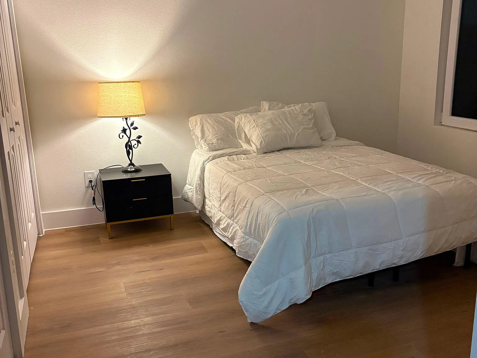 4 bed, 3.5 bath, 2500 sqft, $728 — Photo 2