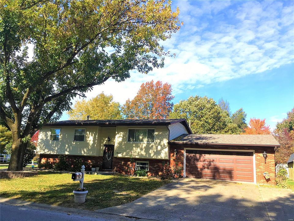 1st image of 11 Birchwood Dr