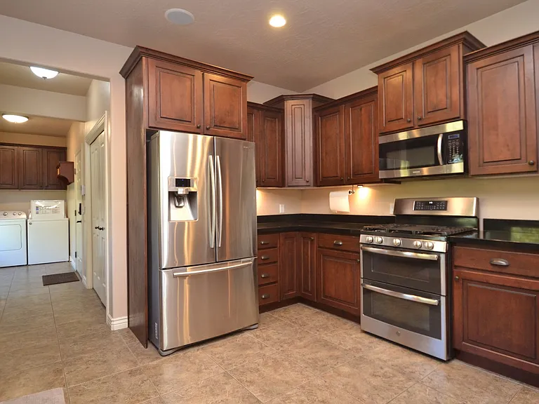 10741 S Weiss Dr — Photo 10