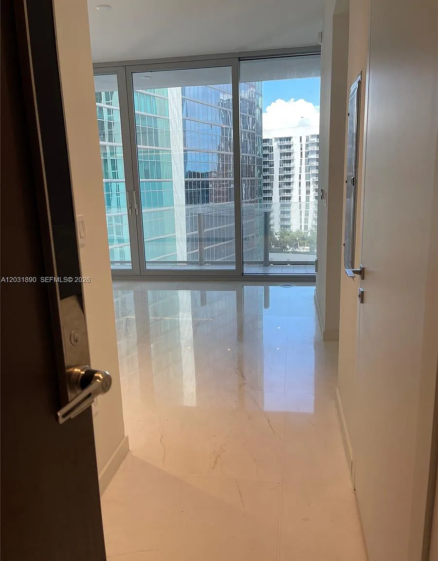 Aston Martin Residences — Photo 2