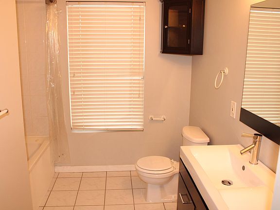 5th image of 617 E 8th St