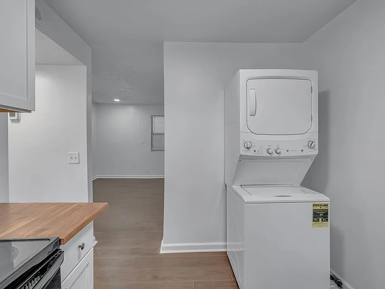 2714 Jefferson St — Photo 9