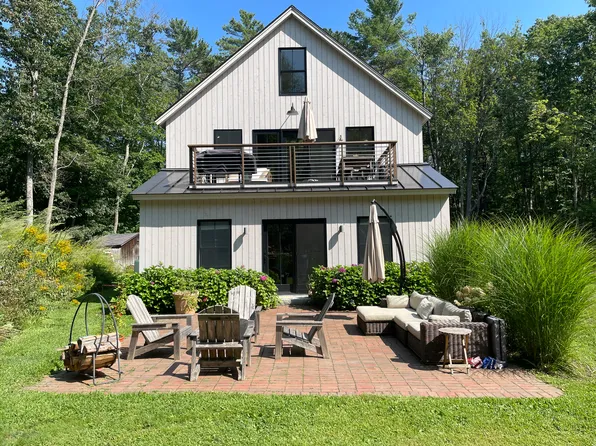 16 Bufflehead Cove Ln, Kennebunk, ME 04043