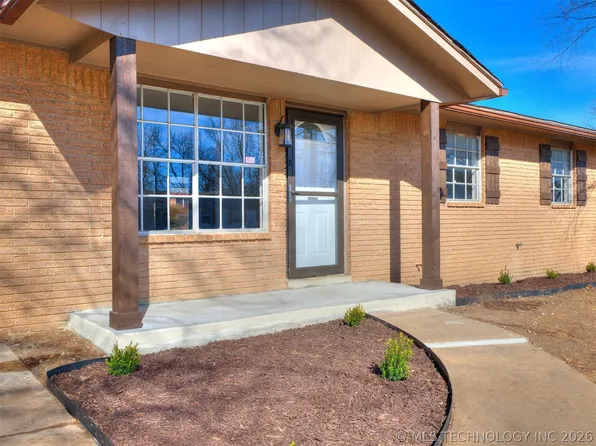 16519 E 2nd St S, Tulsa, OK 74108